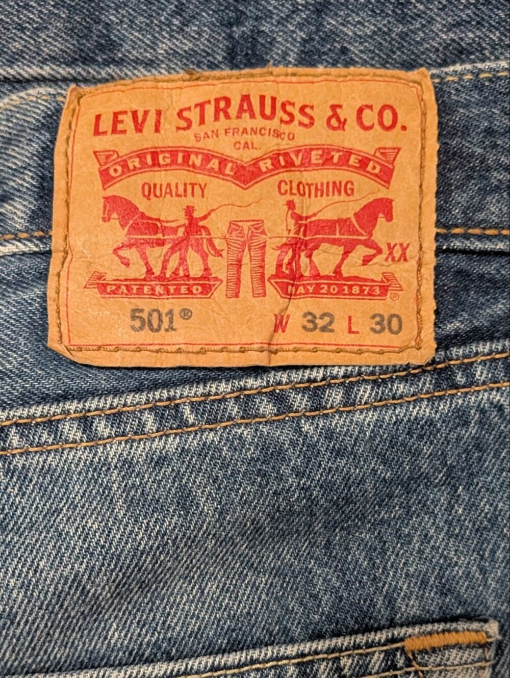 Levi's 501 Straight Men’s Jeans in Medium Blue Denim